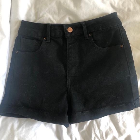 Forever 21 black shorts - Picture 1 of 2